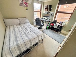 Bedroom- click for photo gallery